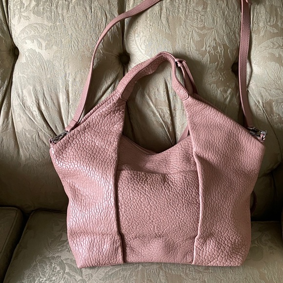 Vince Camuto Handbags - Vince Camuto Mauve leather pleated tote/crossbody/shoulder bag